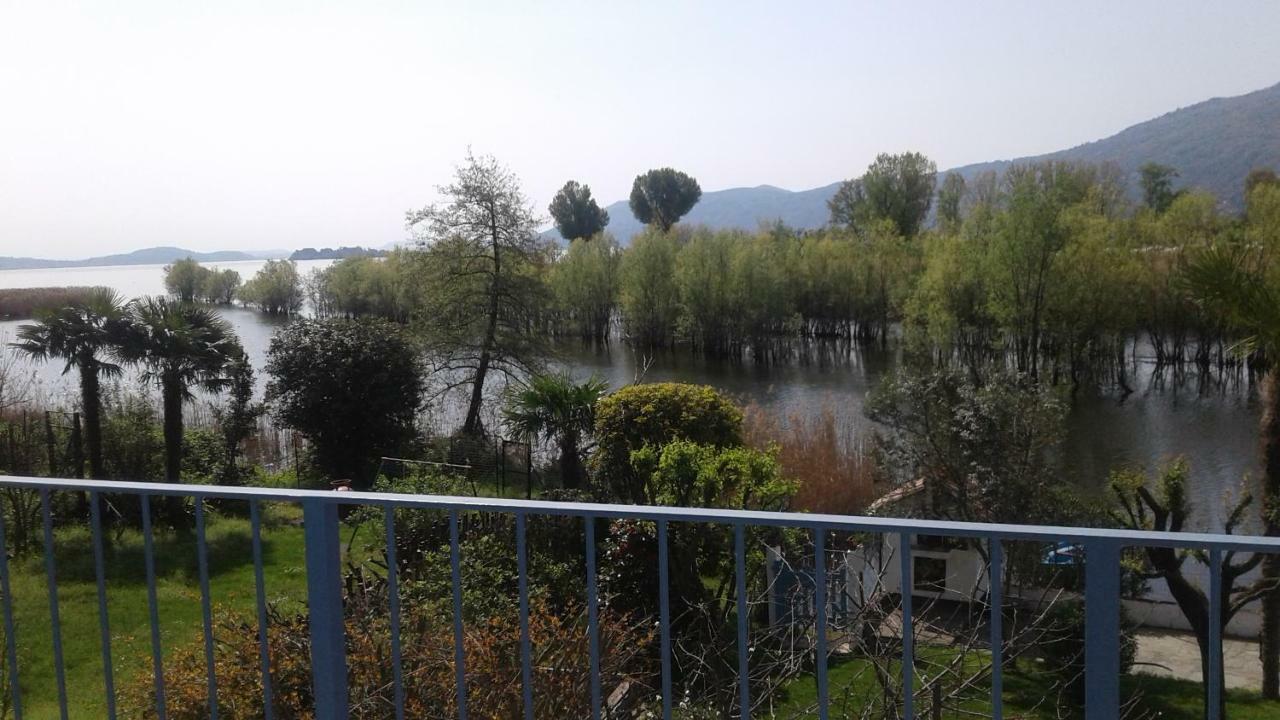 Una Finestra Sul Lago..Appartamento 韦尔巴尼亚 外观 照片